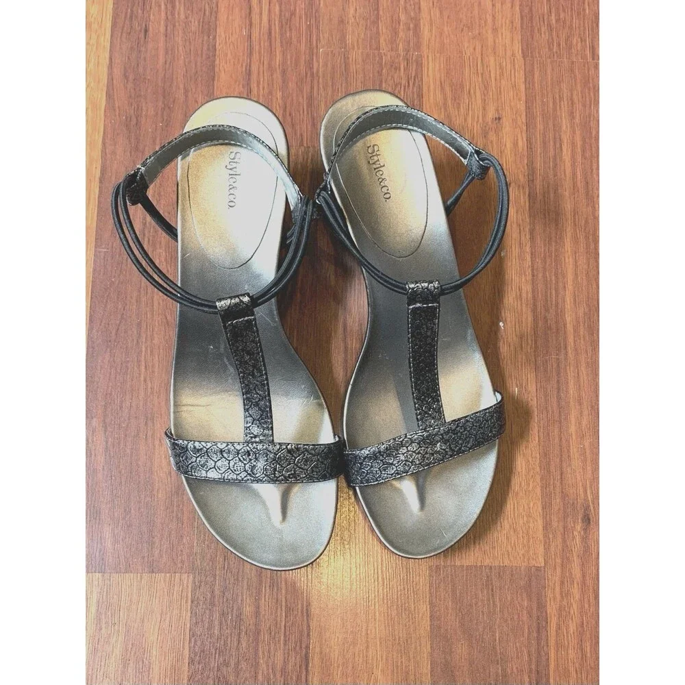 Style & Co Womens 8.5M Mulan T-Strap Sandals Gunmetal Snakeskin Wedge 2.5